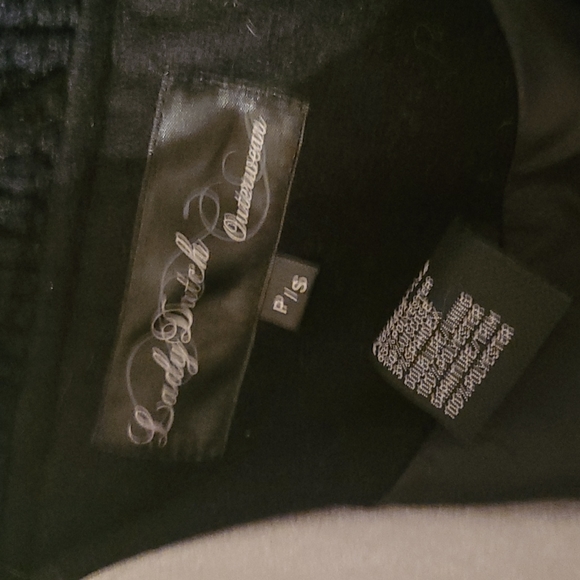 Black coat - Picture 6 of 6